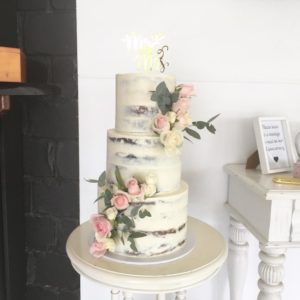 Discover the hottest wedding trends for 2019, from dressing for comfort to candid photograpy and buttercream cake creations. We have all the hottest trends.